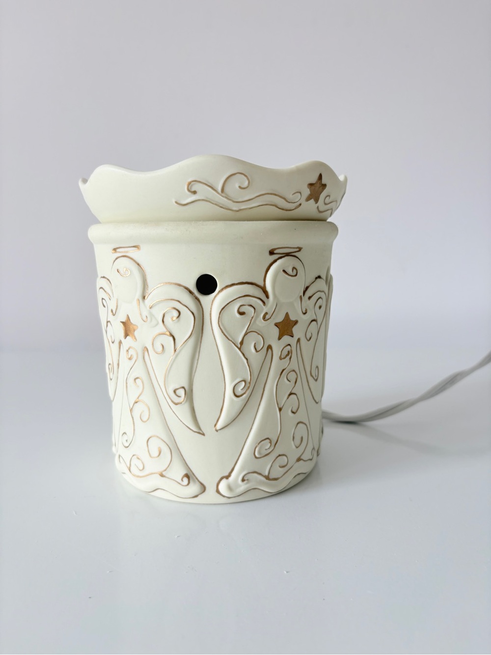 Scentsy Heavenly Angel Ivory & Gold Wax Warmer Retired Holiday * NEEDS A BULB